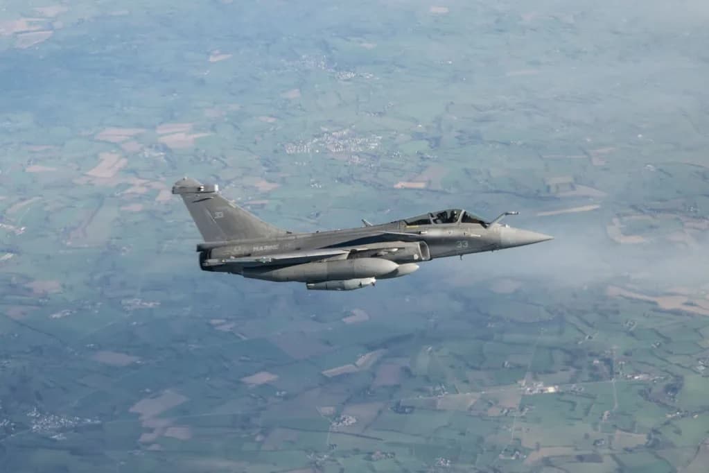 Avioanele NATO franceze au doborât o dronă care a intrat luni dimineață în spațiul aerian al Letoniei