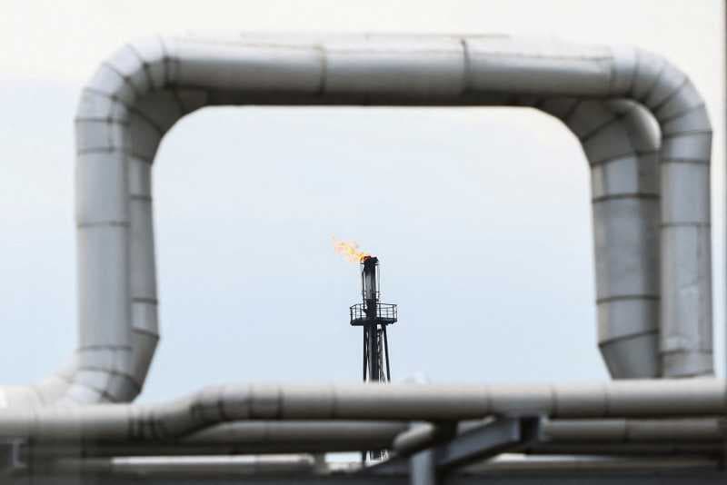 Reuters: Rusia reduce în iunie exporturile de petrol