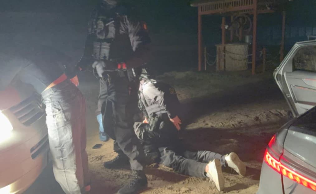 VIDEO // Trei minore, exploatate sexual de un fost carabinier. Inculpatul, trimis pe banca acuzaților