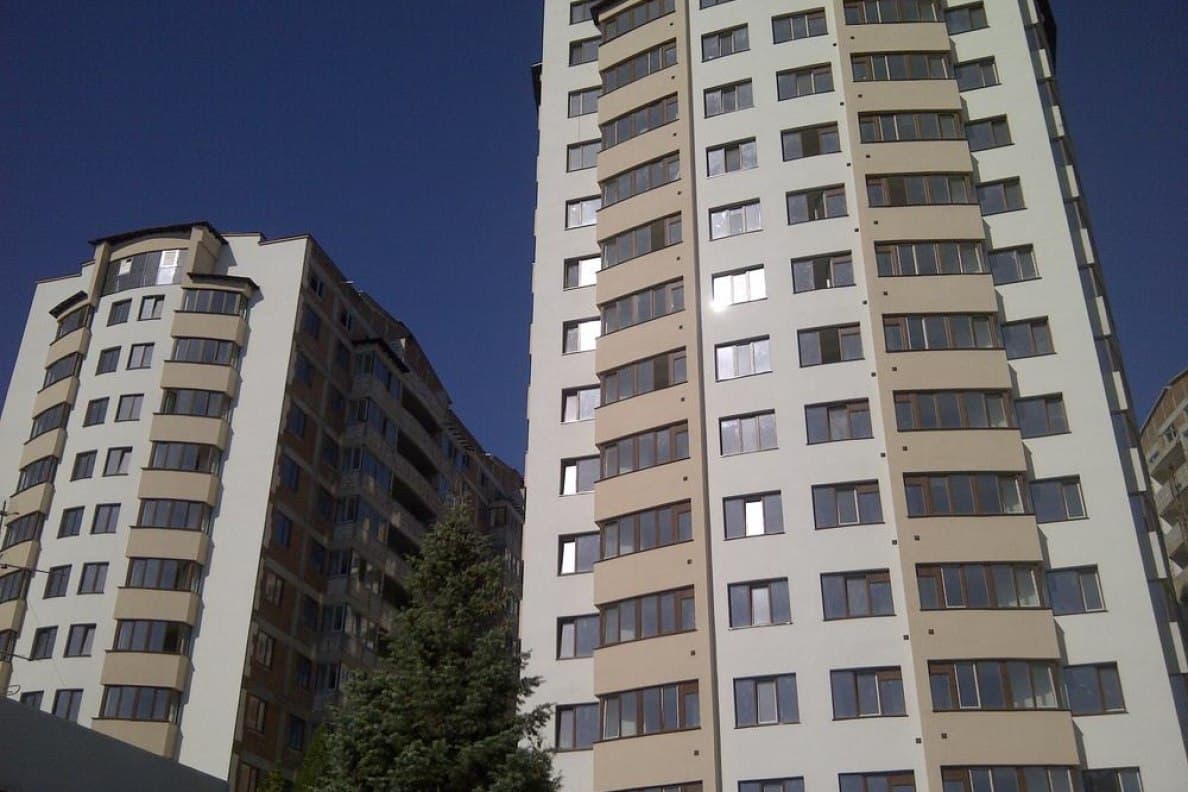 Blocurile noi vor fi dotate obligatoriu cu infrastructură pentru fibră optică