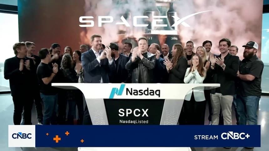 SpaceX a încheiat prima sa zi de tranzacţionare la o capitalizare de 2 100 de miliarde de dolari, intrând pe locul 6 în topul celor mai valoroase companii din lume