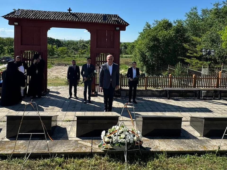 Ilie Bolojan, la Mănăstirea Eroilor Români de la Țiganca: Ne plecăm frunțile în fața celor care au luptat pentru țară și idealuri