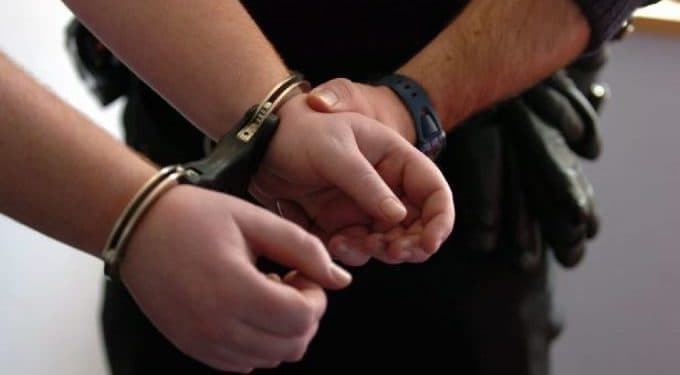 VIDEO // Droguri în valoare de peste 180 de mii de lei, confiscate de oamenii legii. Un tânăr, reținut în flagrant