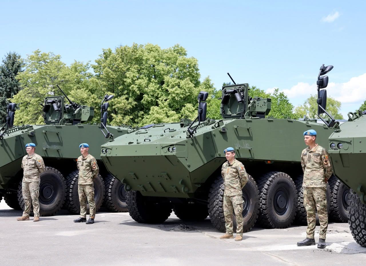 FOTO // Primele transportoare blindate PIRANHA-5 au ajuns în Republica Moldova