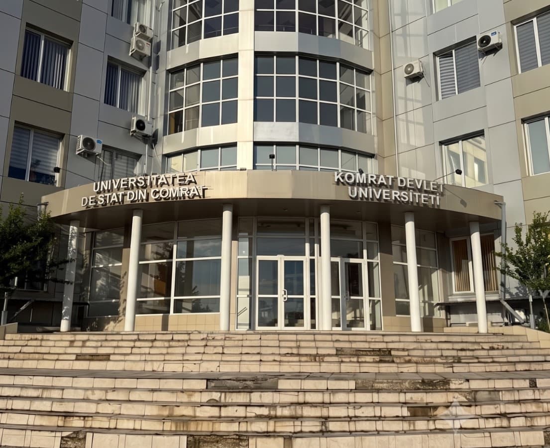 Rectorul Universității de Stat din Comrat, Serghei Zaharia, cercetat pentru acte de corupție. Doi decani, reținuți