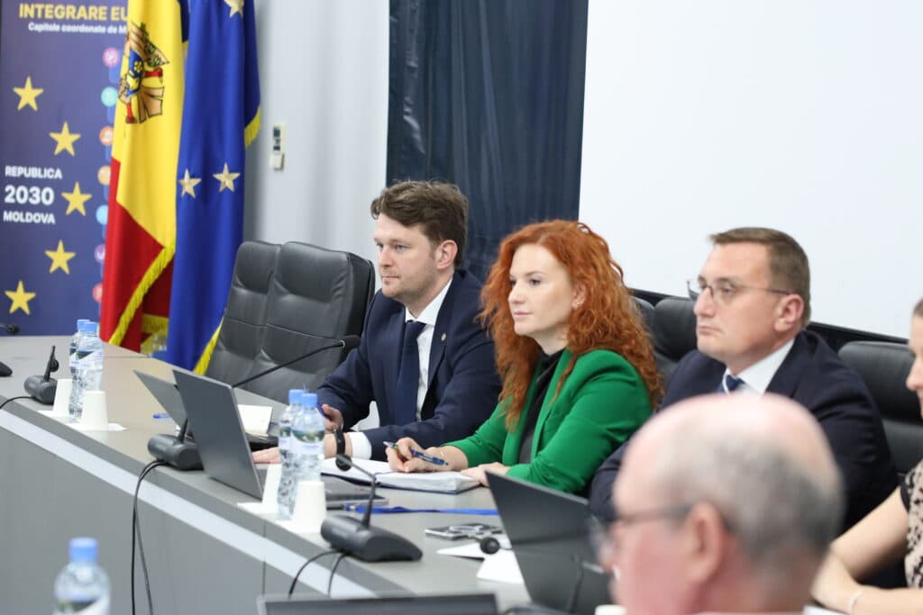 Consultări cu mediul de afaceri și cu sindicatele pe politica fiscală pentru 2027