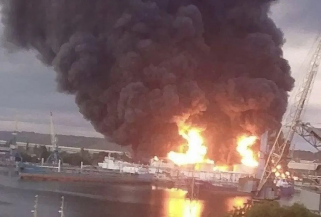 VIDEO, FOTO // Arde Crimeea. Explozii și incendii în numeroase părți din peninsulă