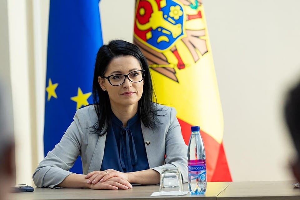 VIDEO // Ministrul Natalia Plugaru explică modificările privind concediile: „Indemnizația acordată angajaților nu va scădea”