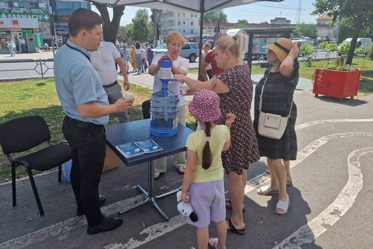 În capitală a început amenajarea punctelor de hidratare: care sunt adresele