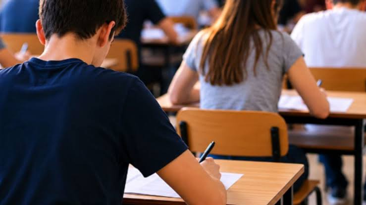 Șase lucrări de la examenele naționale, anulate după descoperirea unor modificări la contestații