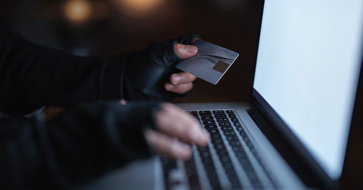 Expert: Escrocii identifică mai întâi vulnerabilitățile victimelor