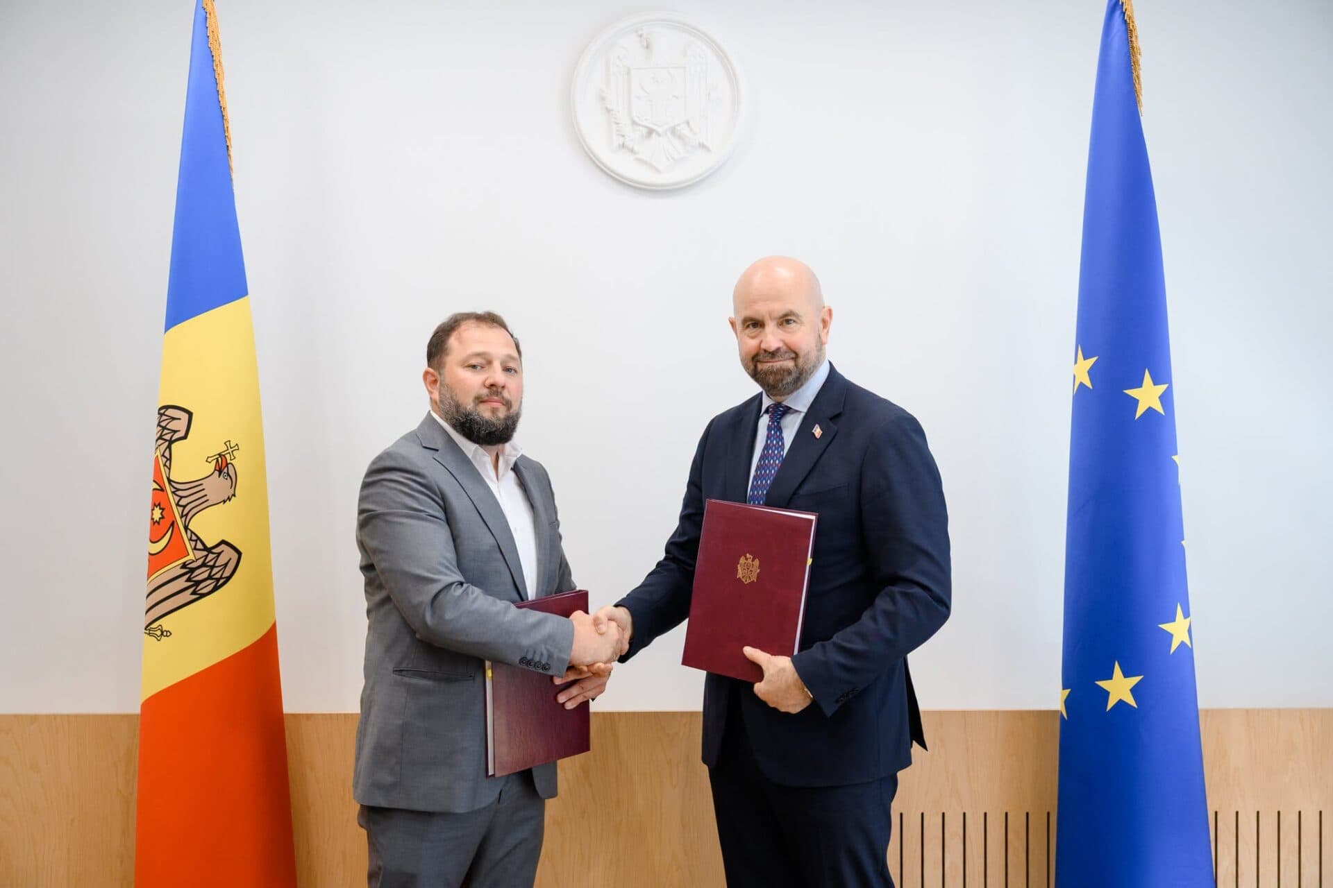 Angajații din transporturi și infrastructură vor beneficia de garanții sociale suplimentare
