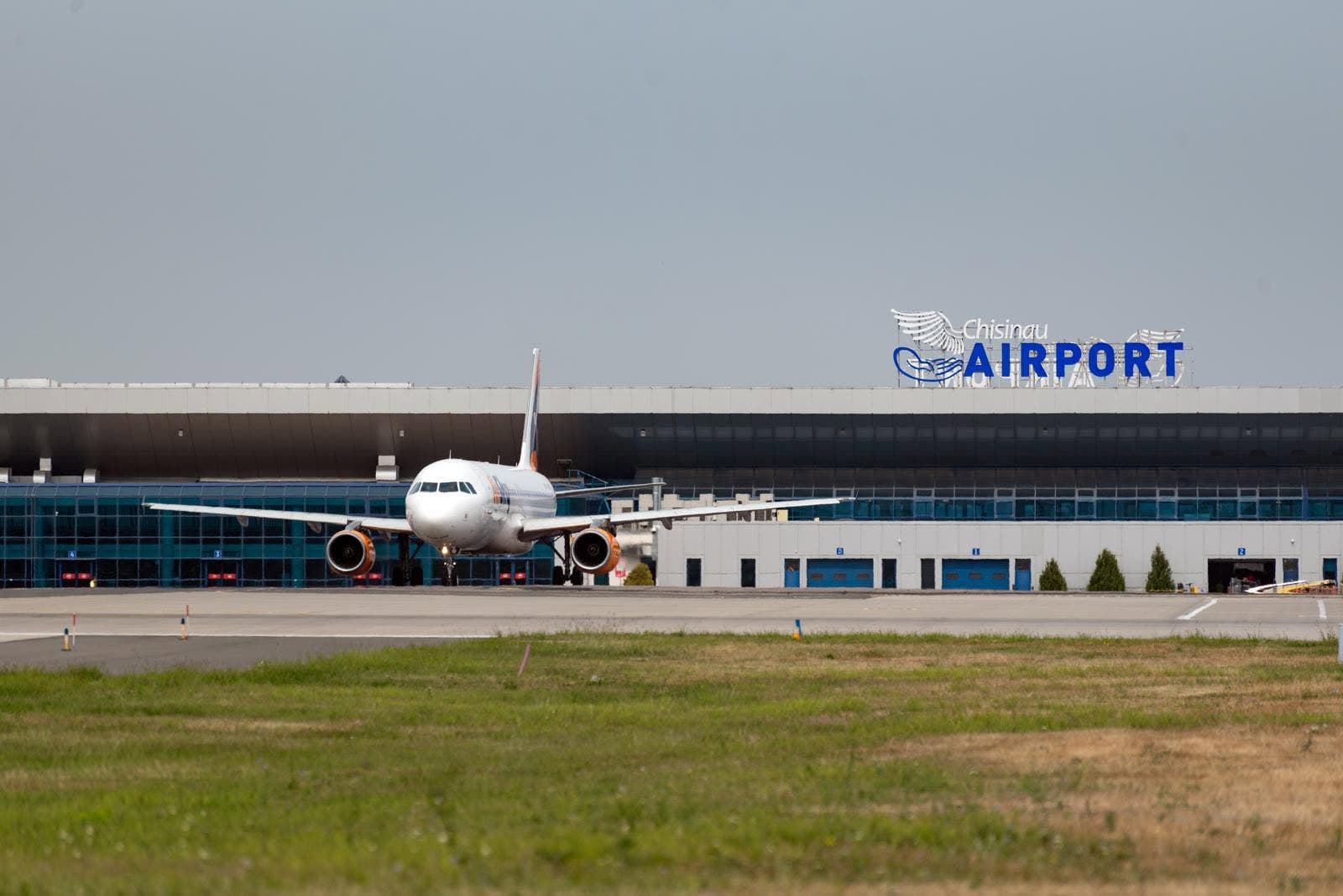 Aeroportul Chișinău revine la operarea pe pista principală. Lucrările de mentenanță, finalizate înainte de termen
