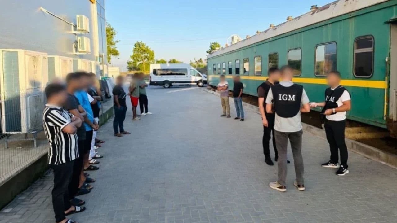 Condițiile de cazare ale muncitorilor străini vor fi reglementate prin norme mai stricte