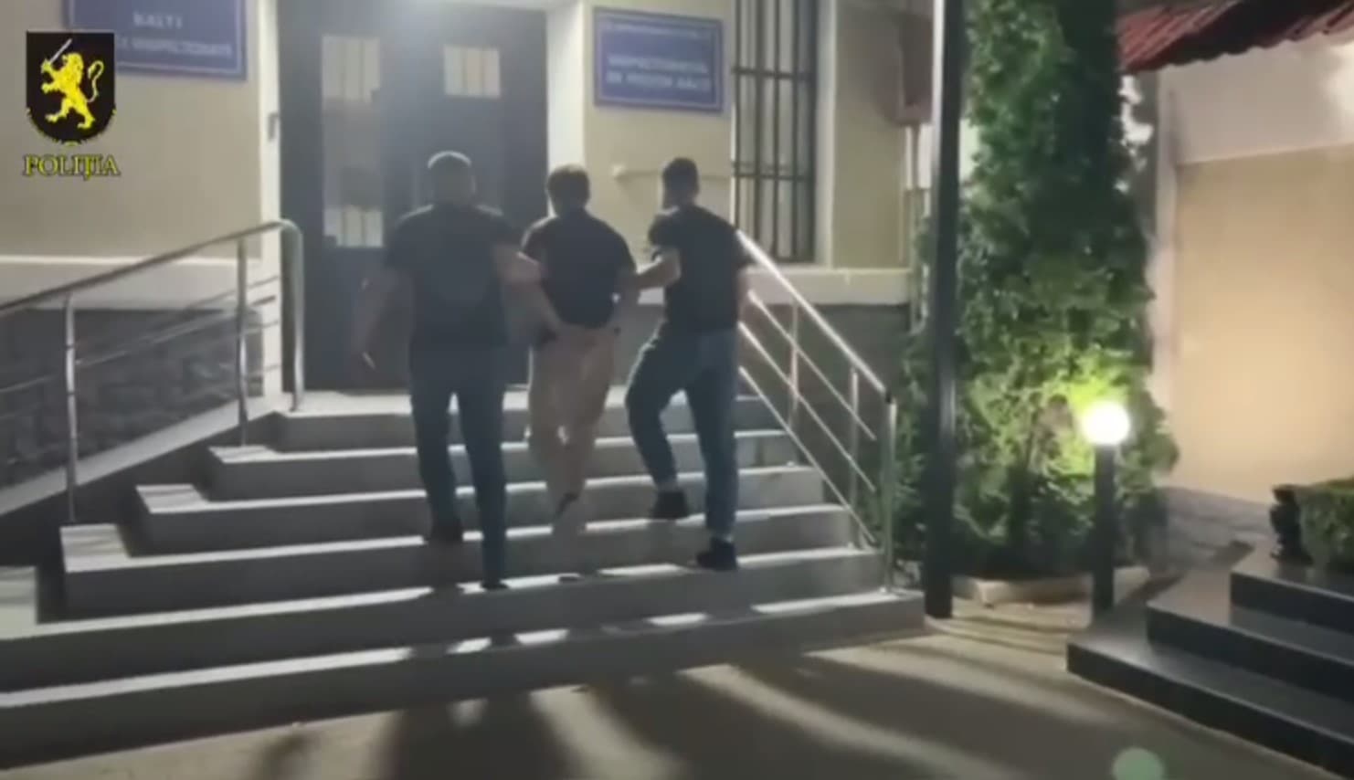 VIDEO // Escrocherii dejucate la Bălți și Fălești. Trei tineri, cercetați penal