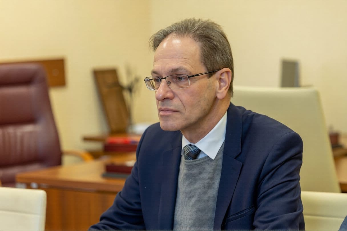 Ambasadorul Germaniei își asumă responsabilitatea pentru declarațiile privind identitatea moldovenilor, dar dă vina pe traducere