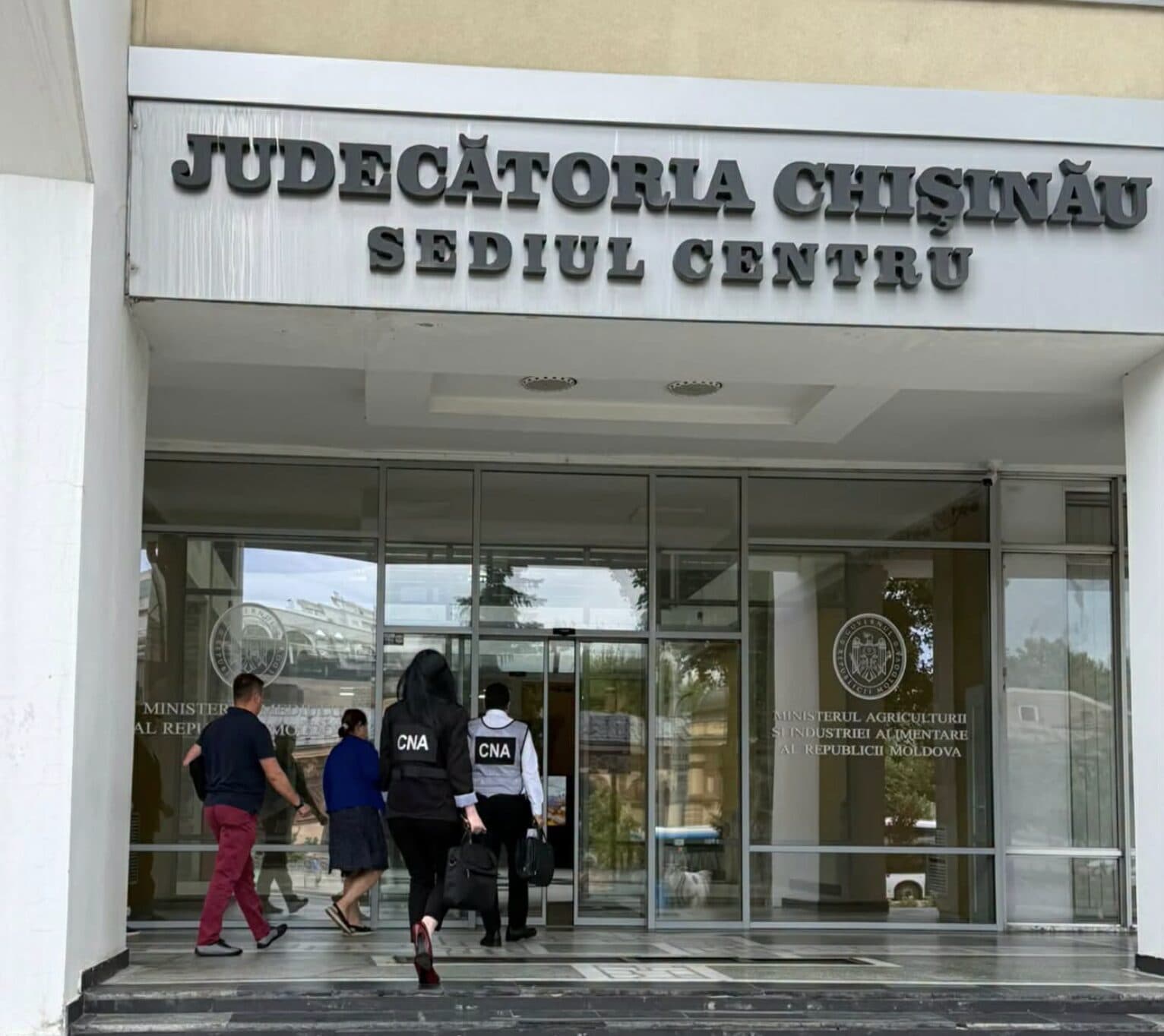 Reacția Judecătoriei Chișinău după perchezițiile CNA la sediul Centru