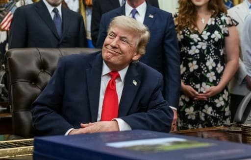 Donald Trump: Noi vom deveni gardienii strâmtorii Ormuz şi vom fi plătiţi pentru asta