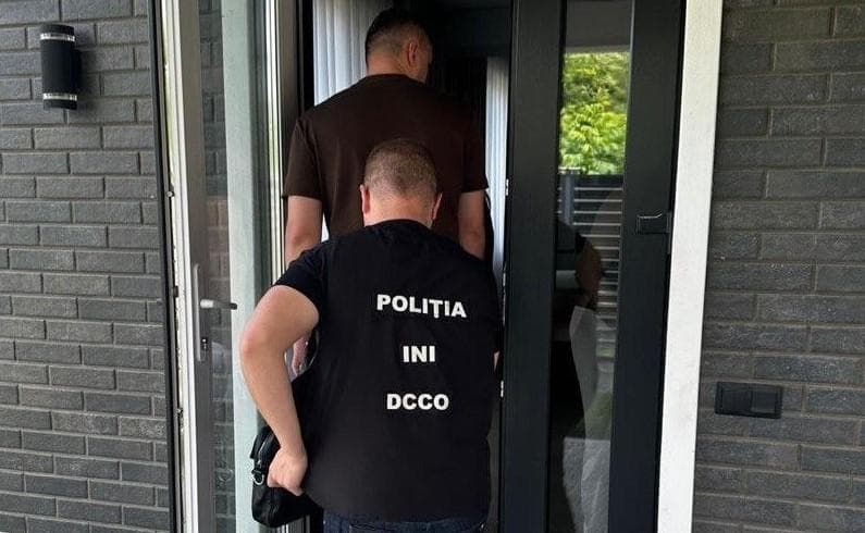 VIDEO // Noi percheziții în dosarul call-centerului din Ucraina. Opt persoane, vizate de anchetă