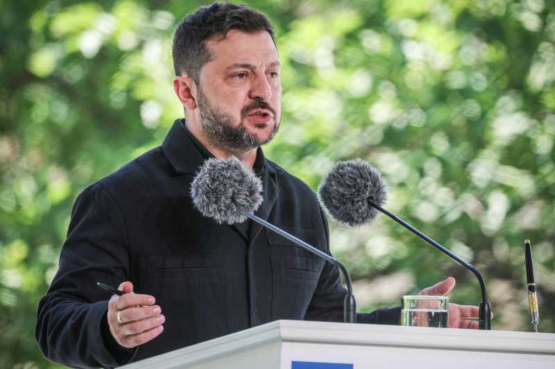 Ucraina // Zelenski îndeamnă armata la unitate, după înlăturarea contestată a ministrului apărării