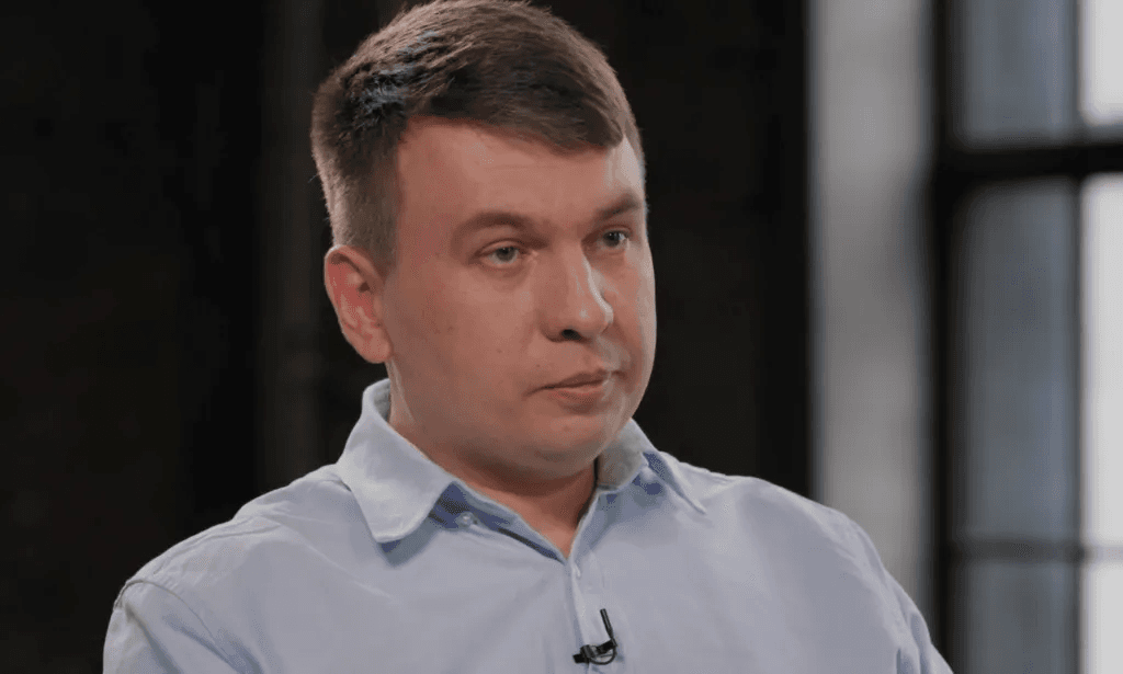 Bloggerul rus care a devenit viral cu manifestul „Cinci motive pentru care nu-l mai susțin pe Putin” a fost reținut de poliție