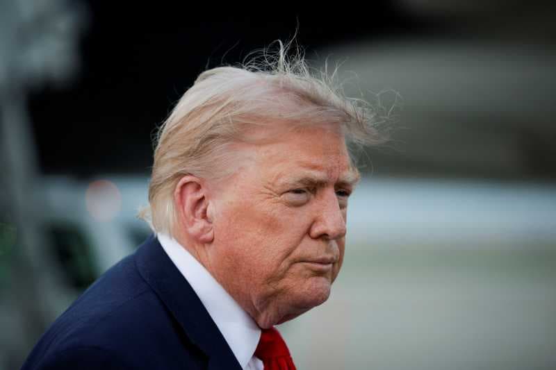 Trump amenință că va face Iranul să plătească înzecit pentru moartea fiecărui soldat american