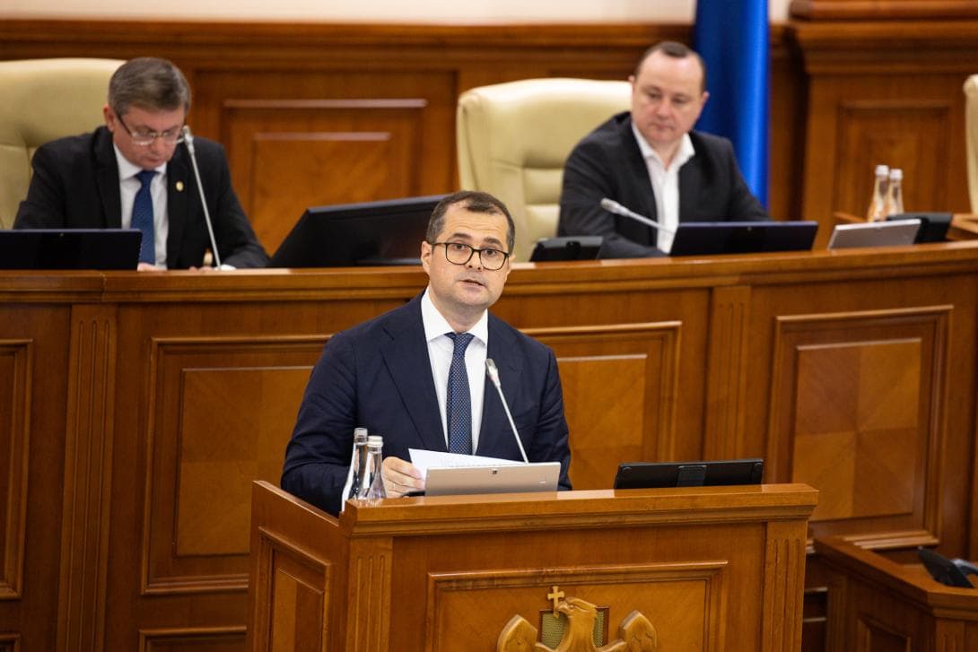 Vasile Tofan, cu programul și echipa de miniștri în Parlament: Sunt hotărât să mă bat pentru o viață mai bună pentru oameni
