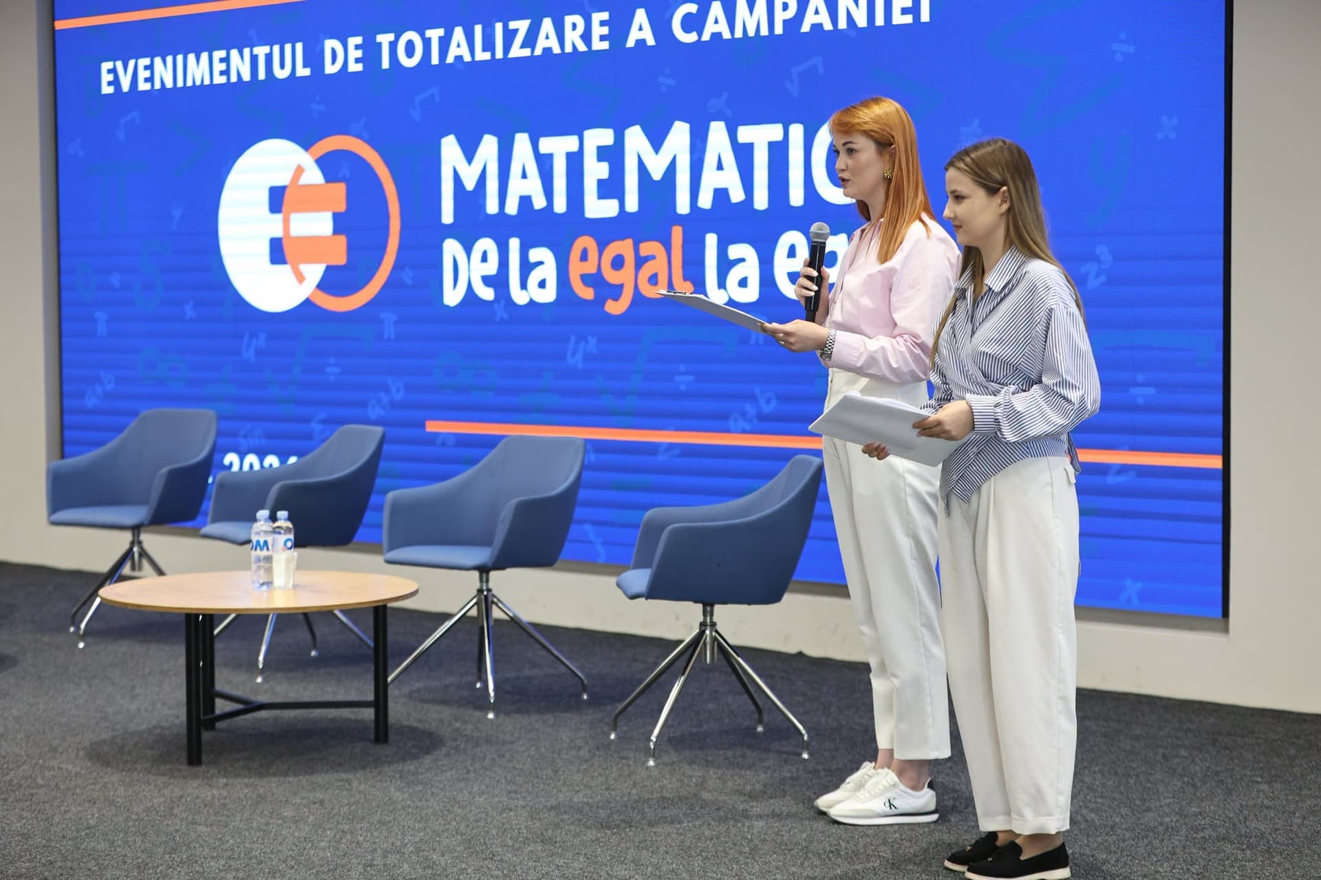 Cei mai activi voluntari ai campaniei „Matematica, de la egal la egal” au fost premiați