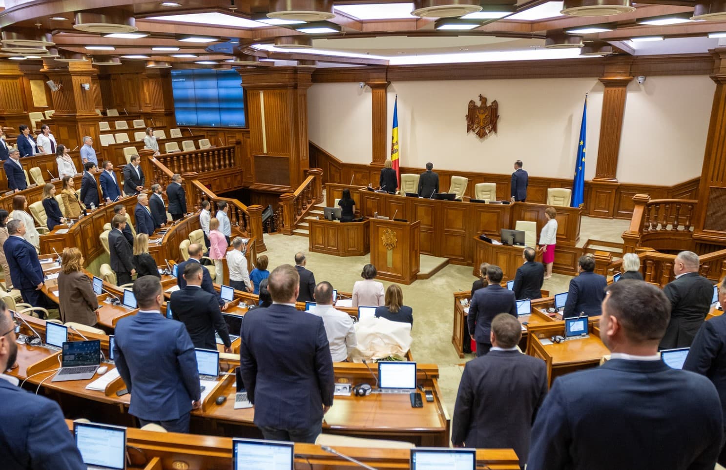 Sondaj IMAS: Șapte partide ar accede în viitorul Parlament