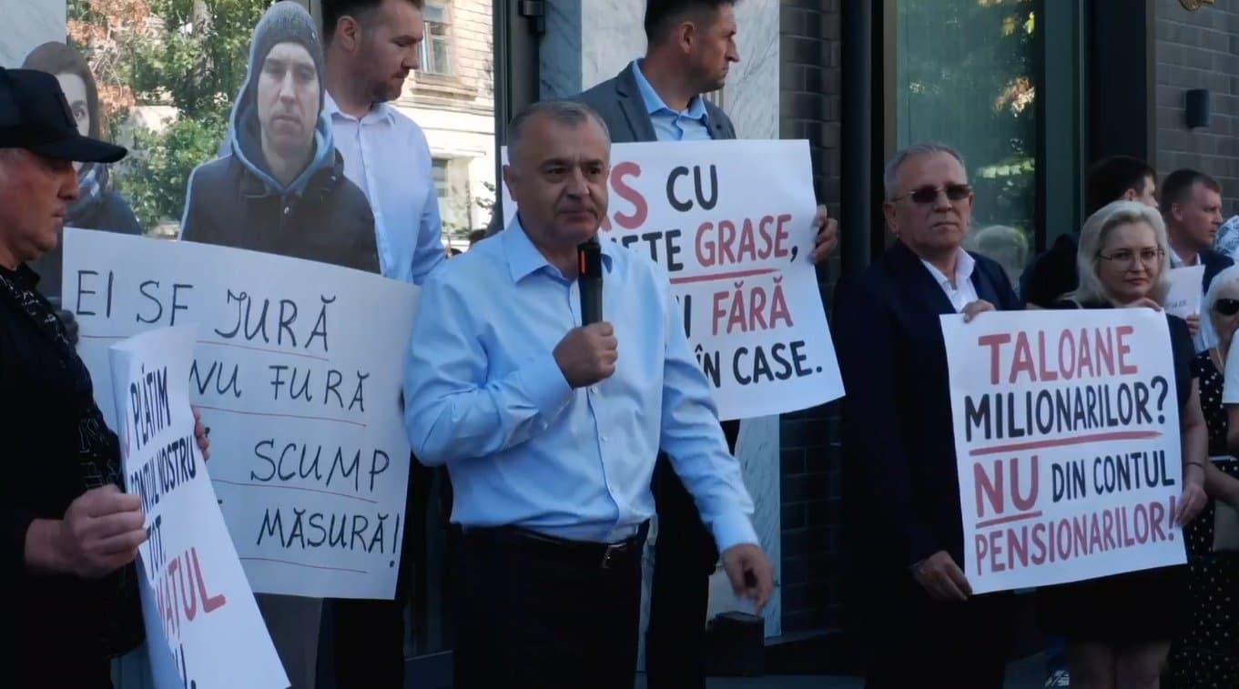 Protest la ANRE: manifestanții au criticat scumpirea gazelor și cer amânarea deciziei