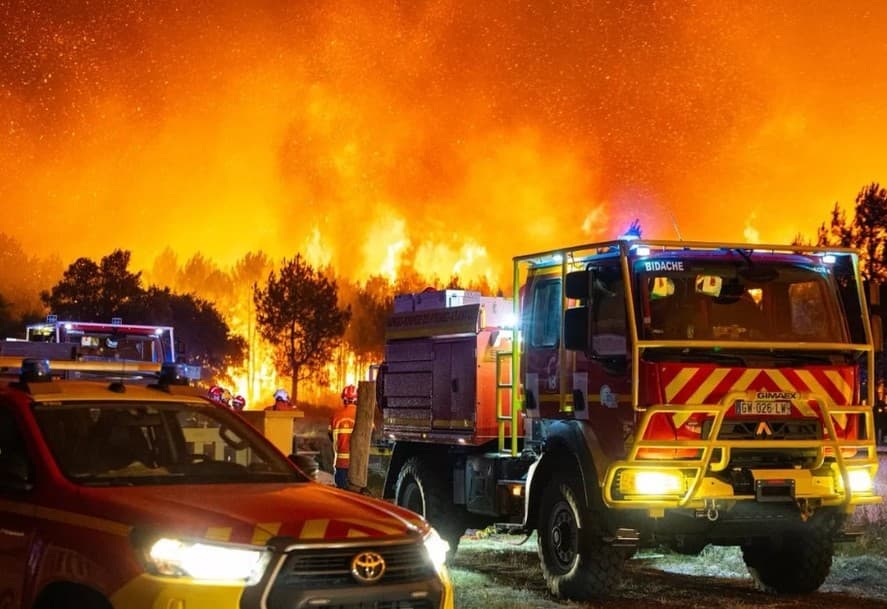 Lupta cu focul continuă în Spania şi în Franţa. Peste 250.000 de persoane au fost evacuate din cauza incendiilor