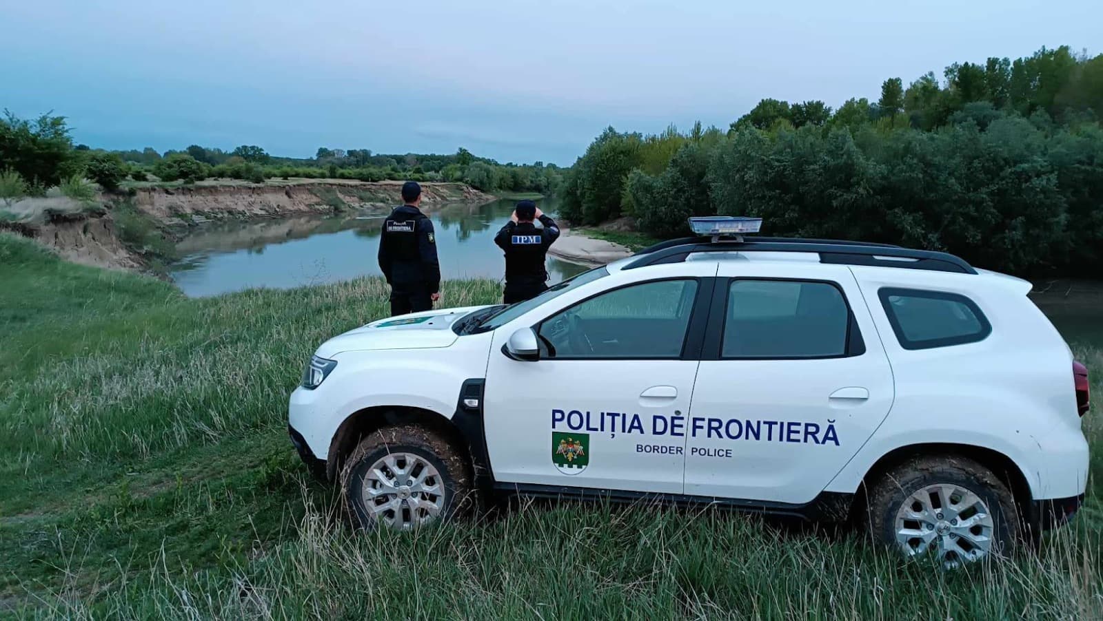 VIDEO // Rețea de migrație ilegală spre UE, destructurată. Trei moldoveni, reținuți la Ungheni
