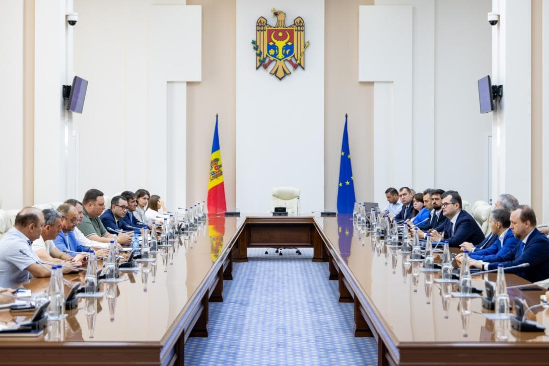 Vasile Tofan, întrevedere cu importatorii de carburanți: Prioritatea este să menținem alimentarea stabilă cu combustibil la un preț corect