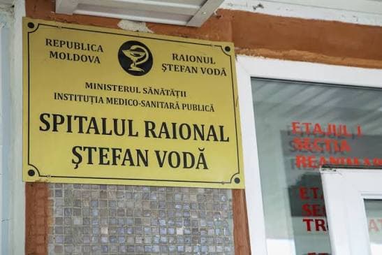 Pacienții de la Spitalul raional Ștefan Vodă se plâng că au văzut șoareci și broaște într-o secție