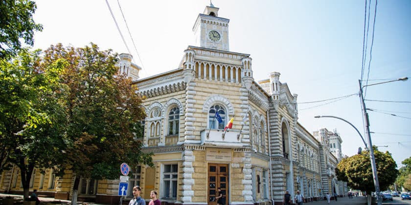 Stare de alertă energetică și hidrologică // Chișinăul își pregătește rezerve de apă și combustibil