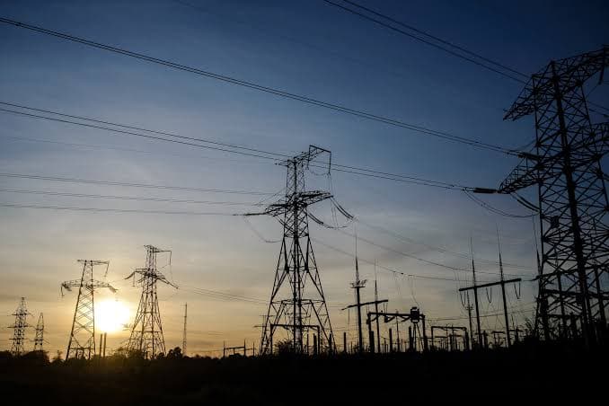 Energocom îndeamnă consumatorii să reducă consumul de energie în orele de vârf. Alimentarea rămâne stabilă, în pofida dificultăților din regiune