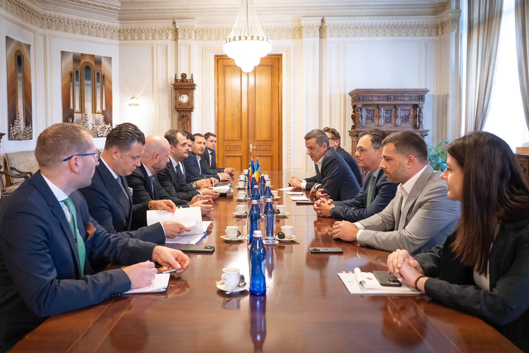 Vasile Tofan, primit la București de președinții Senatului și Camerei Deputaților. România își reafirmă sprijinul pentru aderarea R. Moldova la UE