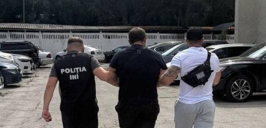 VIDEO // Un ucrainean, reținut pentru escrocherii telefonice în R. Moldova. Acum riscă ani grei de închisoare