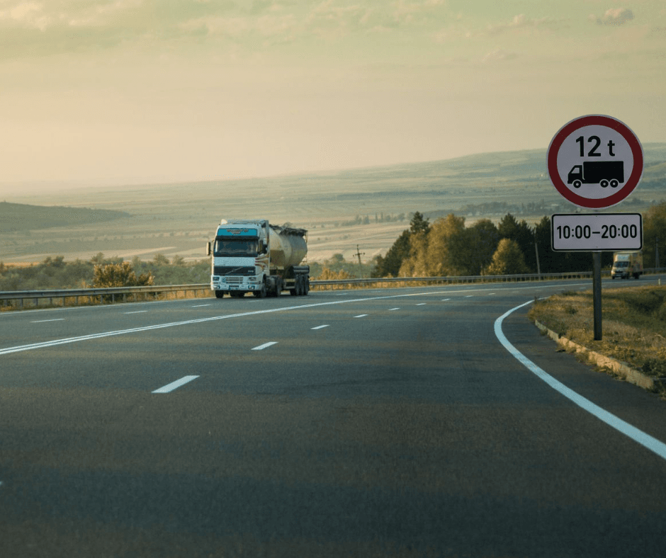 Restricții de circulație pentru vehiculele de mare tonaj în perioada de caniculă