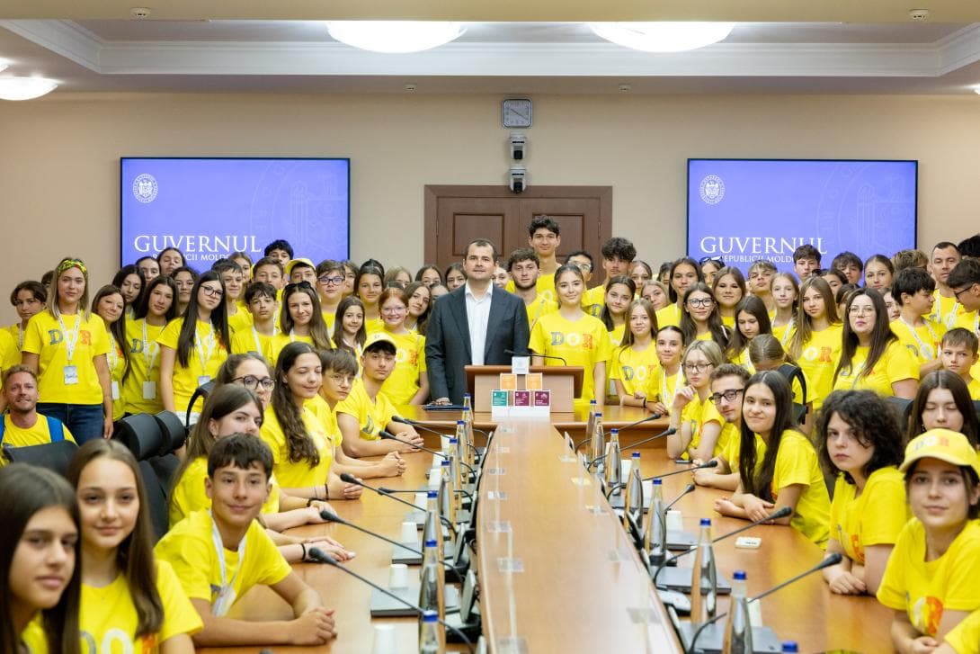 Premierul Vasile Tofan, întâlnire cu copii din diaspora: Țineți la rădăcinile voastre din Republica Moldova