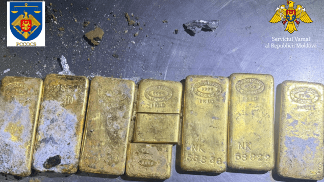 Au încercat să aducă ilegal, din Belgia, aur de peste 19 milioane de lei. Trei moldoveni, pe banca acuzaților