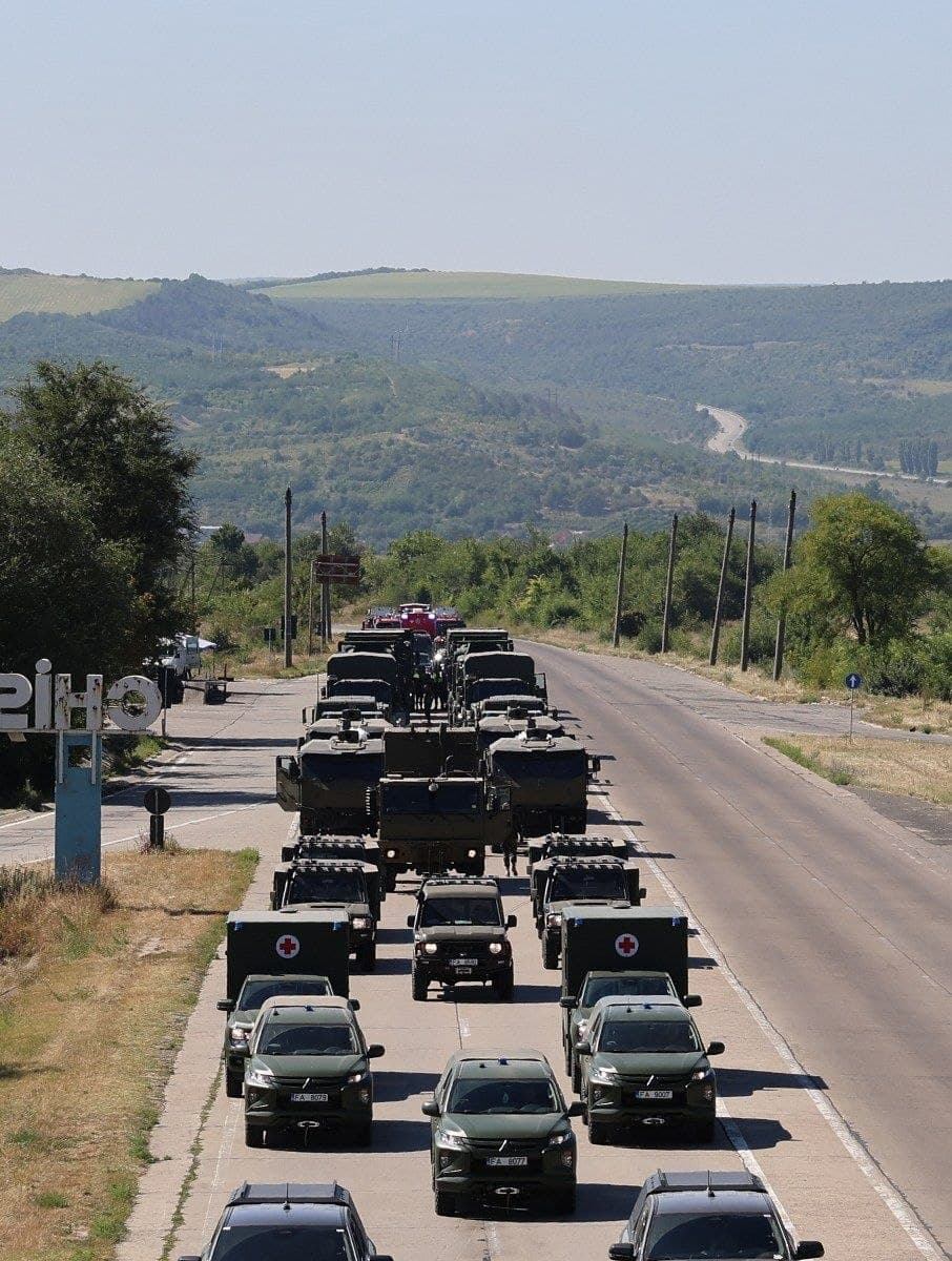 Tehnică militară pe drumurile din Chișinău. Au loc antrenamente pentru Parada din 27 august