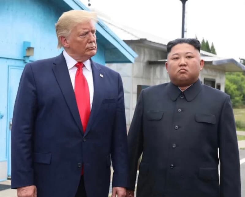 Donald Trump a publicat o fotografie în care apare alături de Kim Jong Un. Mesajul liderului SUA: „Ne înțelegem de minune”