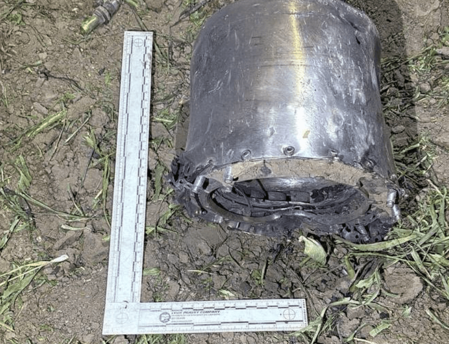 FOTO // Primele constatări ale Poliției: Aparatul prăbușit la Talmaza prezintă caracteristici similare unei drone-rachetă