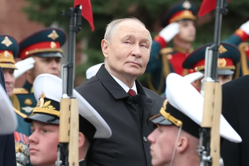 În martie, Putin i-a adunat pe oligarhii ruși ca să stoarcă bani de la ei, pentru a petici bugetul. Un ziar de business anunță totalul adunat