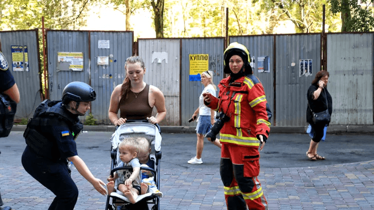 Peste două mii de copii vor fi evacuați dintr-o regiune din Ucraina