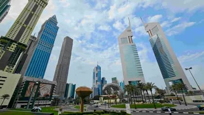 Emiratele Arabe Unite suspendă comerțul și tranzacțiile financiare cu Iranul „până la noi ordine”