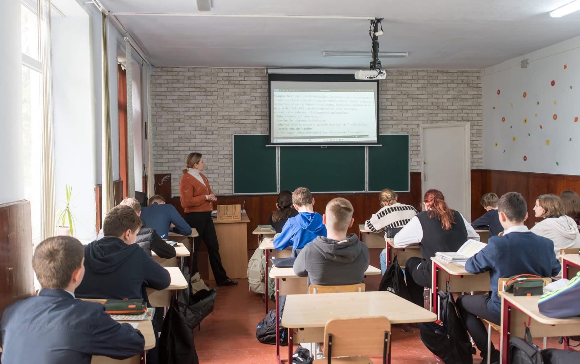 Programul strategiei „Educația 2030”, aprobat de Guvern. Se prevăd investiții de circa 13,5 miliarde de lei în învățământ