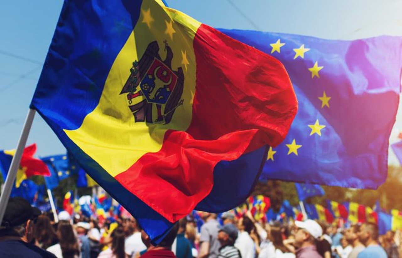 Guvernul a anunțat programul Zilei Independenței. Paradă militară și concert în Piața Marii Adunări Naționale