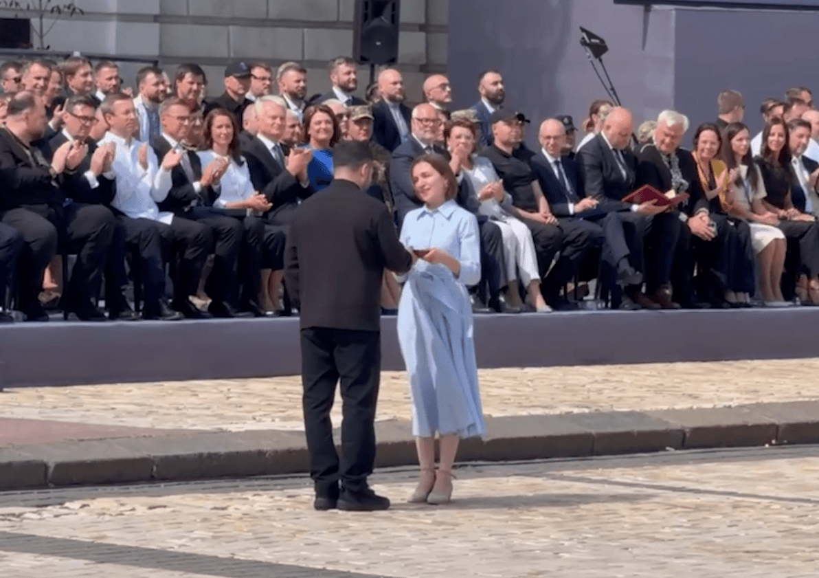Maia Sandu, decorată de Volodimir Zelenski cu Ordinul Cneaghinei Olga